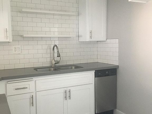 4th image of 1901 Carnegie Ln