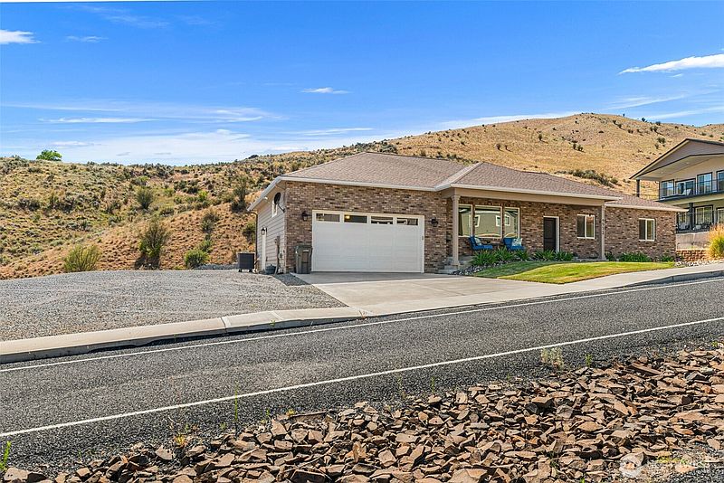 2nd image of 9973 Saska Way