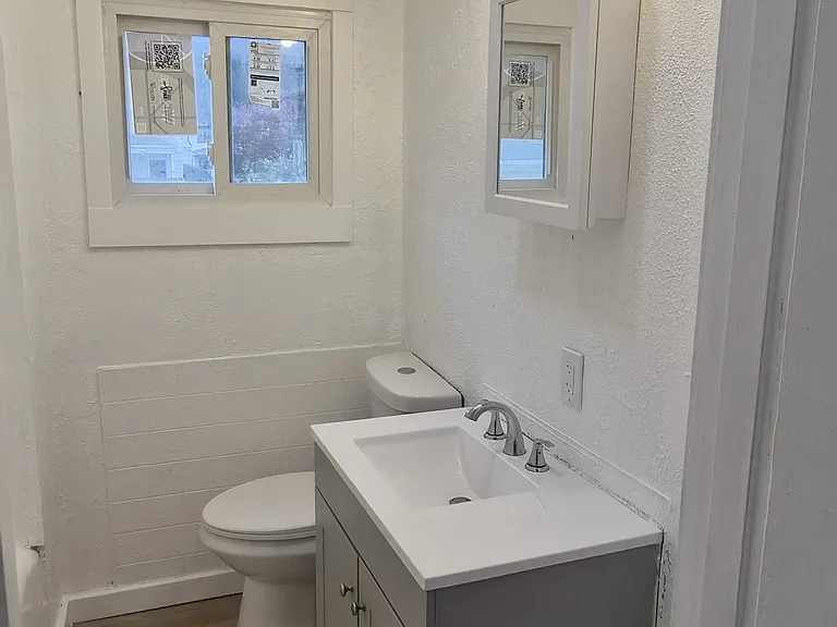 323 5th Ave #1 — Photo 10