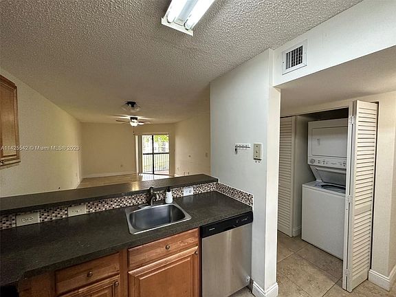 2nd image of 9918 Nob Hill Ct #9918
