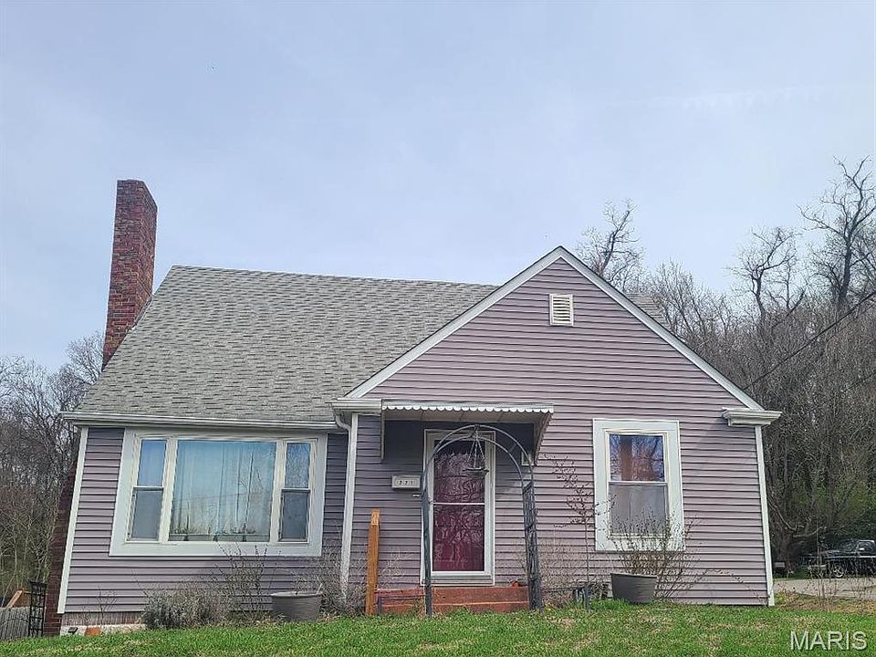 1st image of 221 E Ofallon Dr