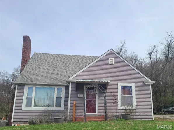 221 E Ofallon Dr, Caseyville, IL 62232