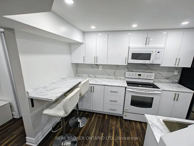 47 Rotary Dr — Photo 11