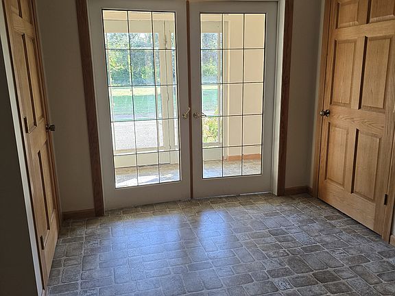 3rd image of 33053 Pamrich Dr