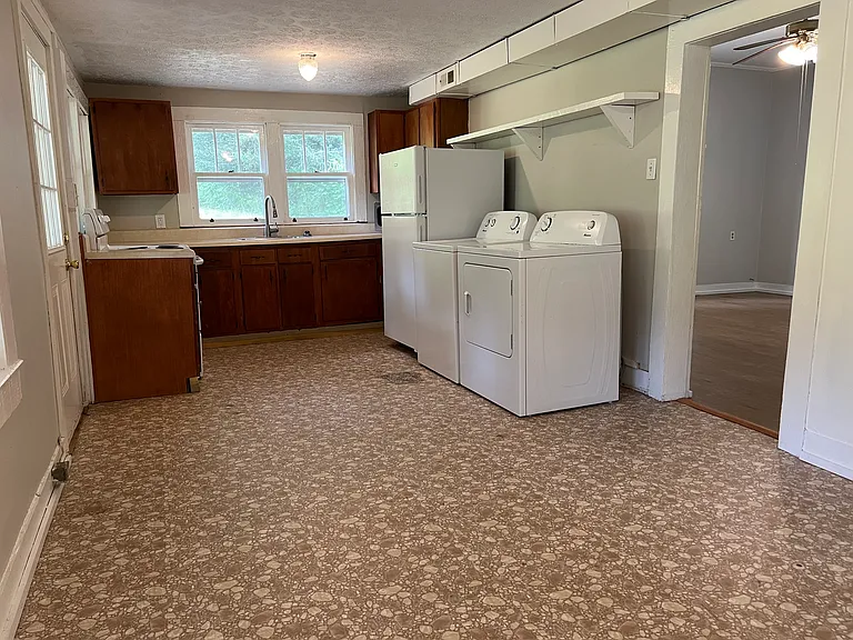 525 Virtue Rd — Photo 6