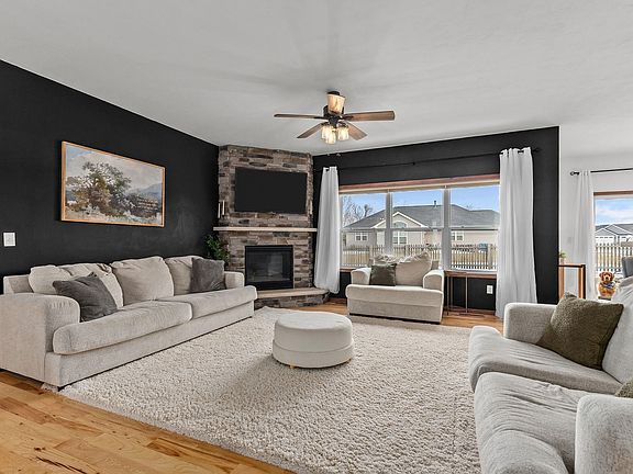 3rd image of 4326 E Appleview Dr