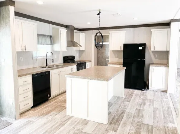 76 Moss Creek Ln, Round O, SC 29474