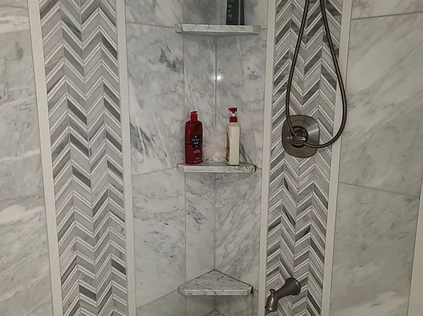 29108 Dover Ave, Warren, MI 48088