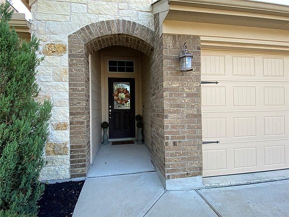 2nd image of 421 Wiltshire Dr