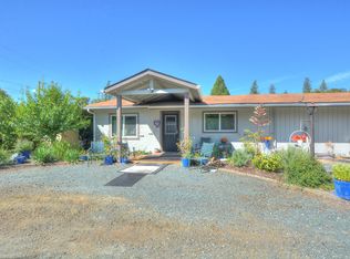 204 E Rosewood St, Grants Pass, OR 97527