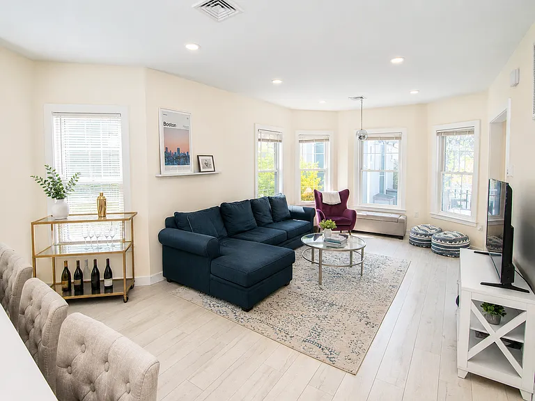 3 Evergreen Ave #2 — Photo 2
