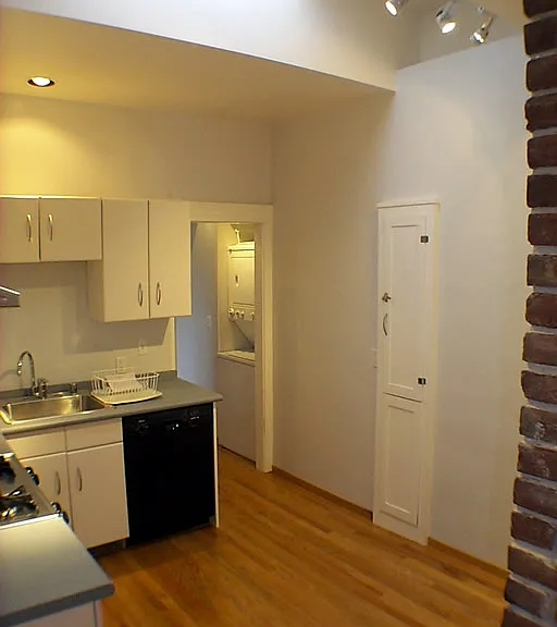 1034 Stanford Ave #2 — Photo 2