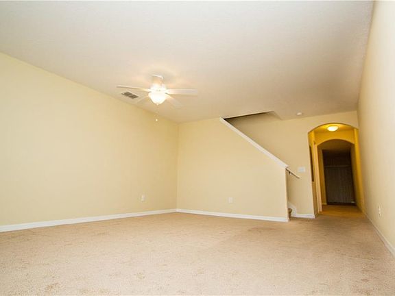 5th image of 482 Carina Cir