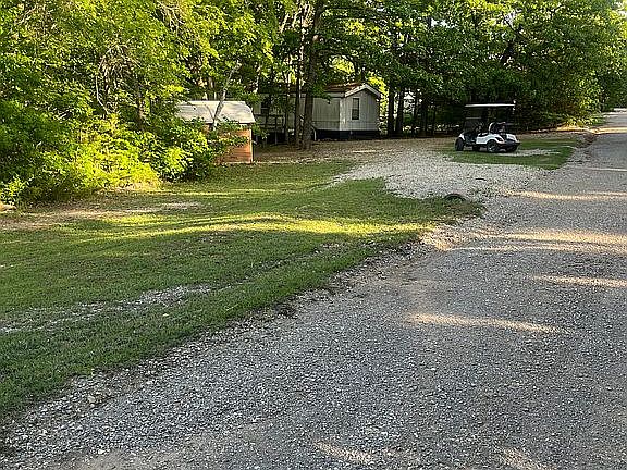 3rd image of 2985 E Shalmar Rd