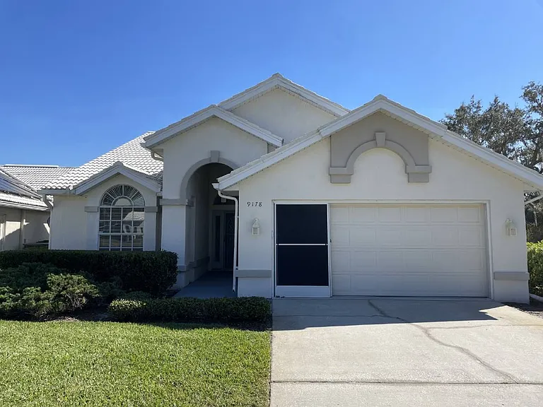 9178 Rhett Ln — Photo 1
