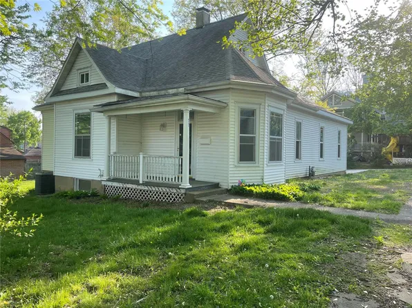 422 Saint John St, Greenville, IL 62246