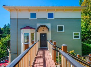 303 NW Uptown Ter APT 3B, Portland, OR 97210