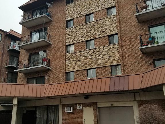 2nd image of 2325 N Neva Ave APT 106B