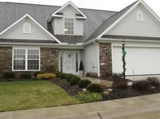 425 Falling Leaf Dr, Seven Hills, OH 44131