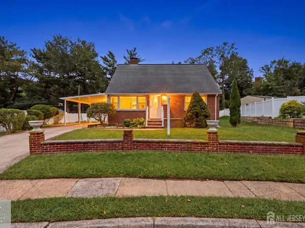493 S Park Dr, Perth Amboy, NJ 08861