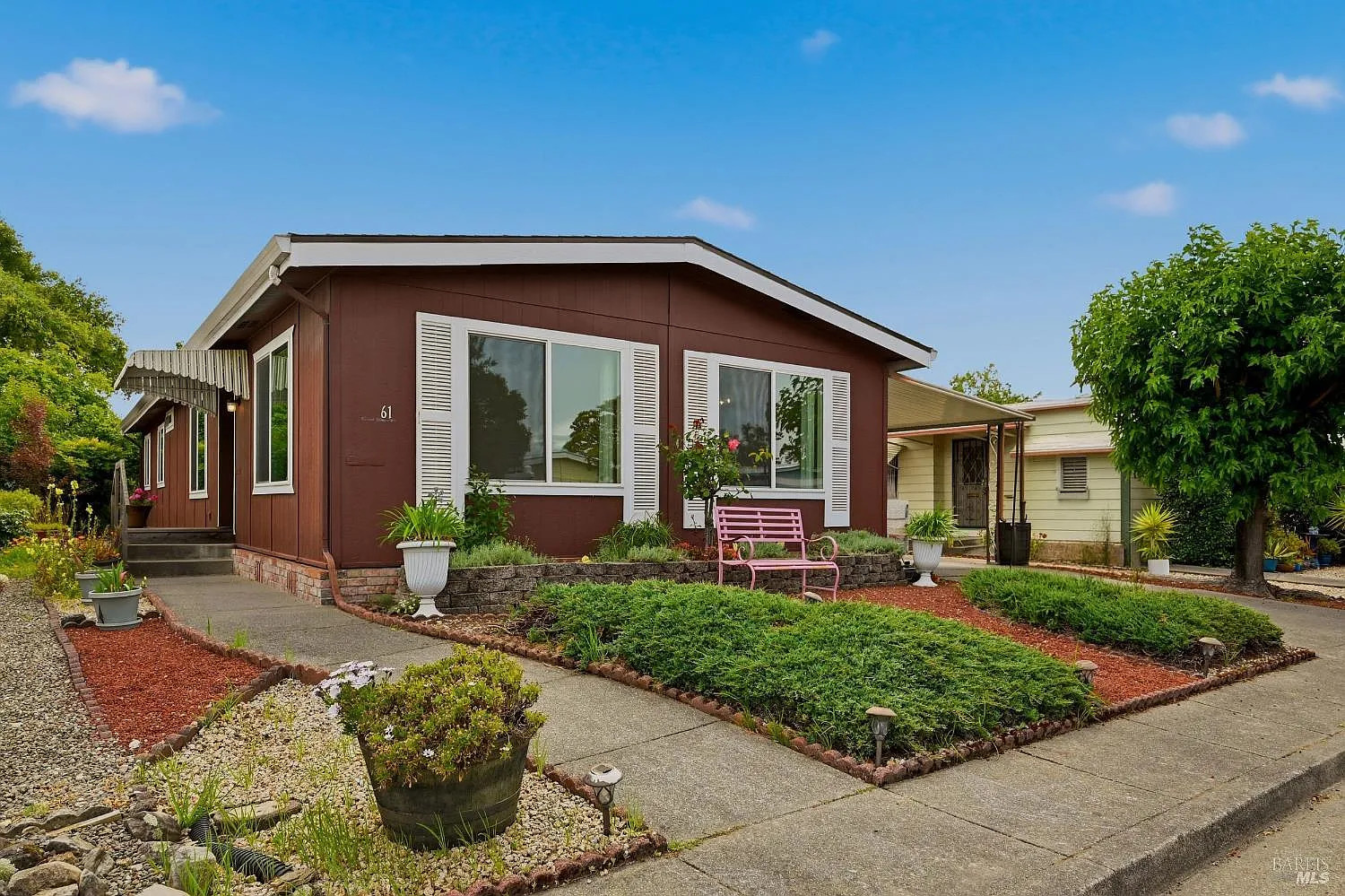 61 Westgate Circle - Photo 2