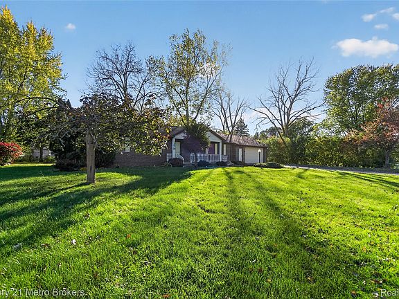 2nd image of 1278 Donal Dr