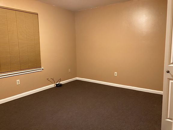 5th image of 2617 Helena St