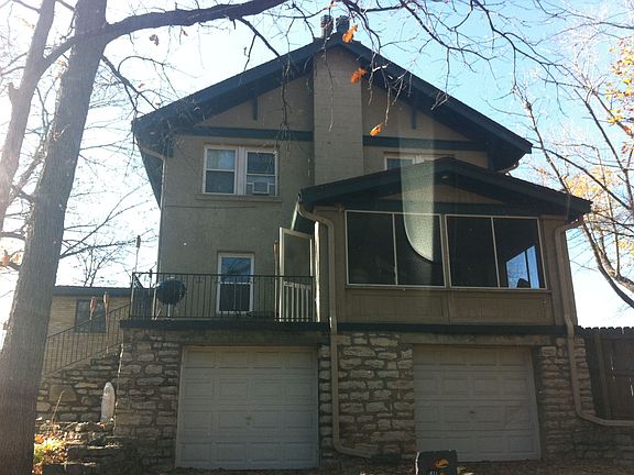 Built in 2 Car Garage