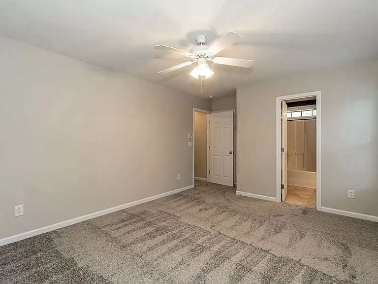 546 Elm Ave — Photo 16