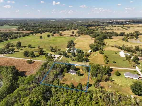 15562 E Kaw Rapids Rd, Nevada, MO 64772