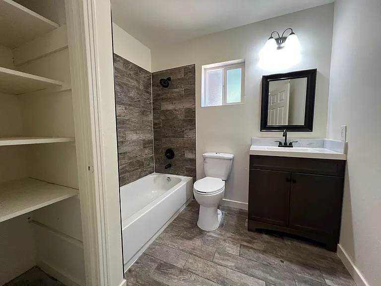 2504 Eastern Ave — Photo 10