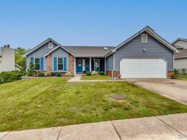 1453 Cedar Bluff Dr, Ballwin, MO 63021