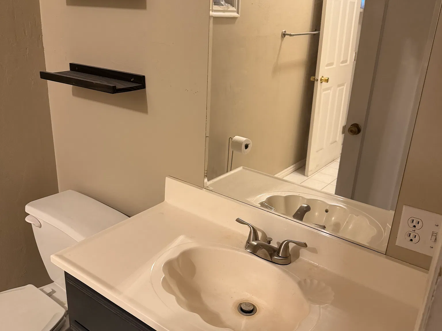 4 bed, 2.5 bath, 1895 sqft, $1,800 — Photo 3