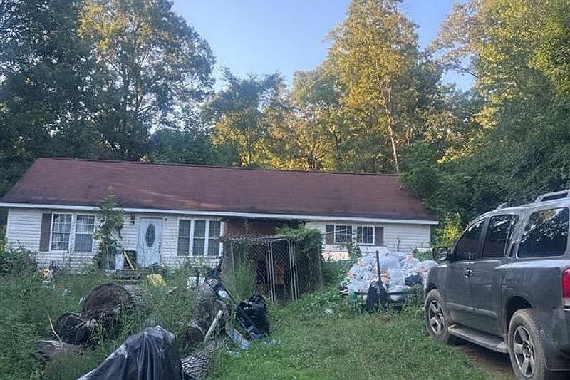 1st image of 2580 Webb Rd