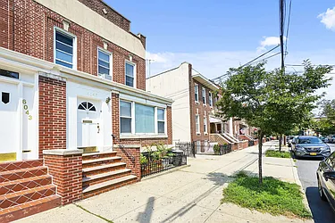 60-45 Woodbine Street  image 1 of 34