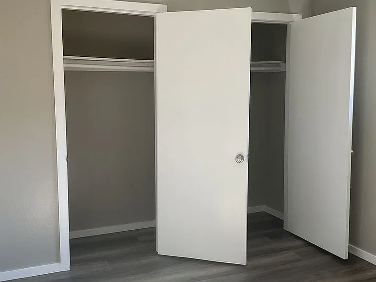 5143 Clara St — Photo 15