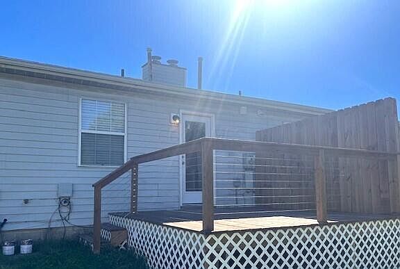 3rd image of 2947 Arrowsmith Dr
