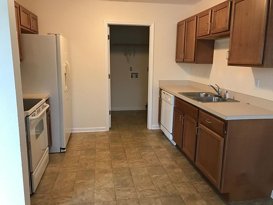 2nd image of 14 Ruby Ln