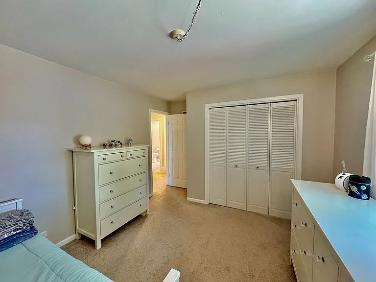 514 S Yale Ave — Photo 30