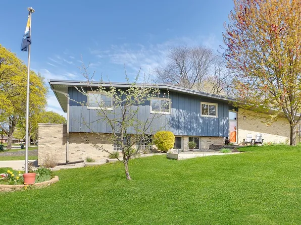 3201 East Denton AVENUE, Saint Francis, WI 53235