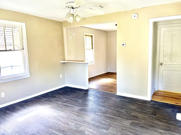 8991 Thelma St, Baton Rouge, LA 70807