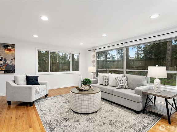3rd image of 12704 8th Avenue NE