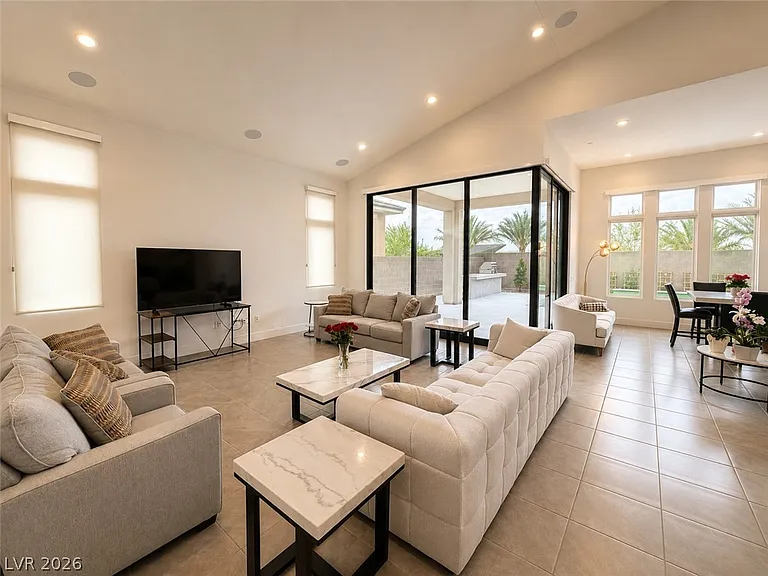 5040 Terramont Dr — Photo 8
