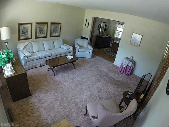 2nd image of 2905 Lynnhaven Dr