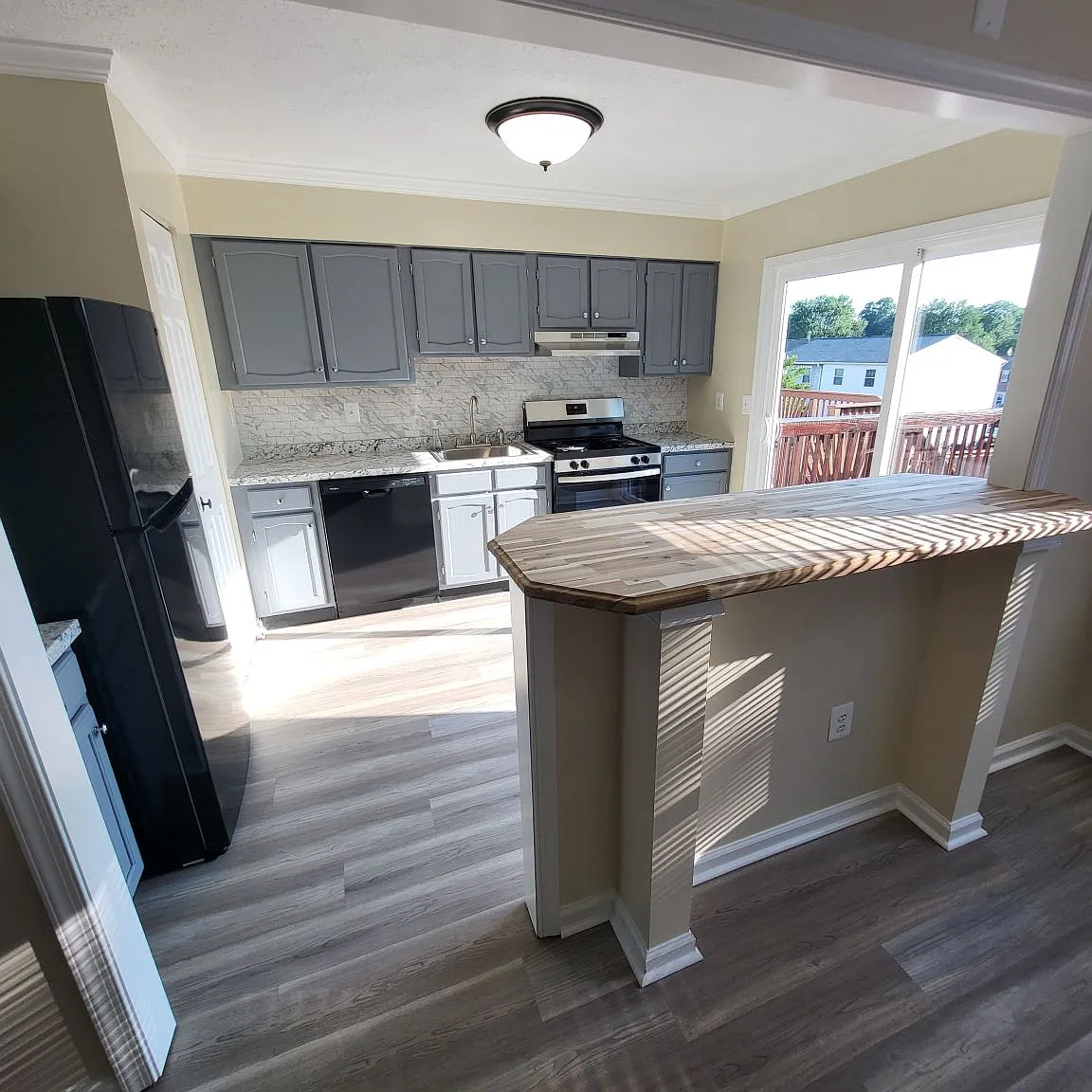 26 Sylvan Park Ct — Photo 1