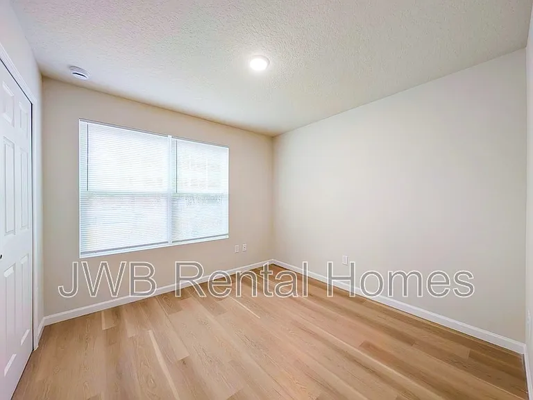 3627 McMillan Ave — Photo 8