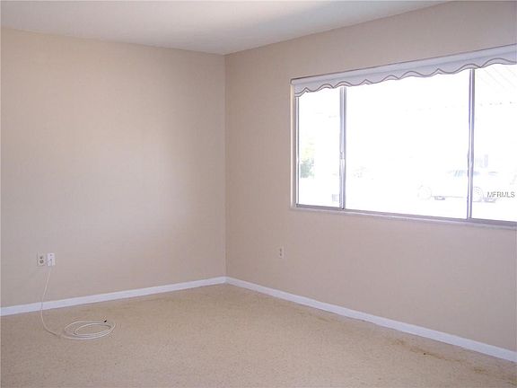 3rd image of 712 Ojai Ave