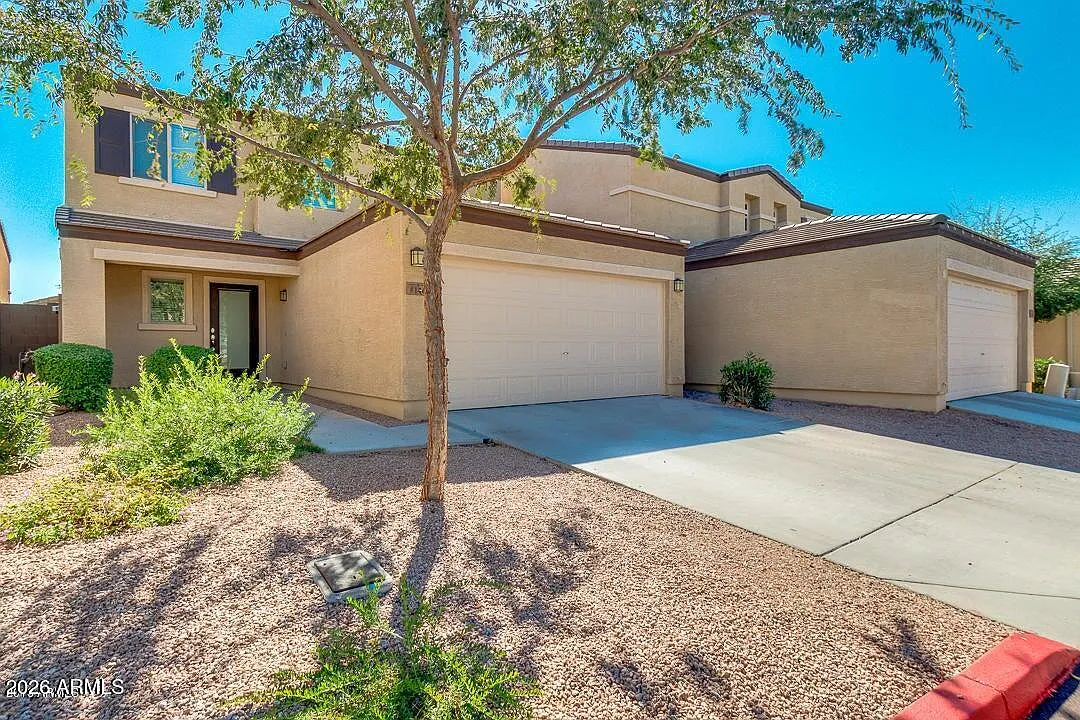 3 bed, 2.5 bath, 1560 sqft, $2,050 — Photo 1