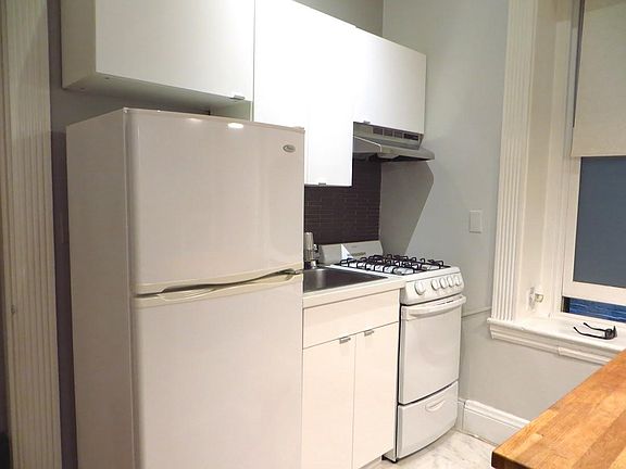 3rd image of 8 Garrison St #112A