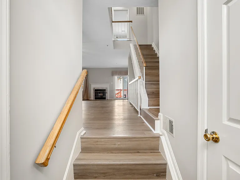 7800 Greenbrook Dr — Photo 2